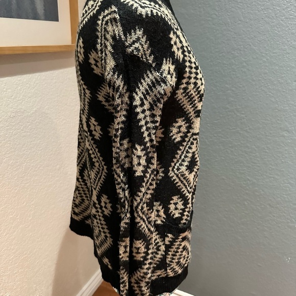 Aztec inspired Elegant Black and Cream Patterned Cardigan. Bohemian. NWOT - Picture 4 of 10